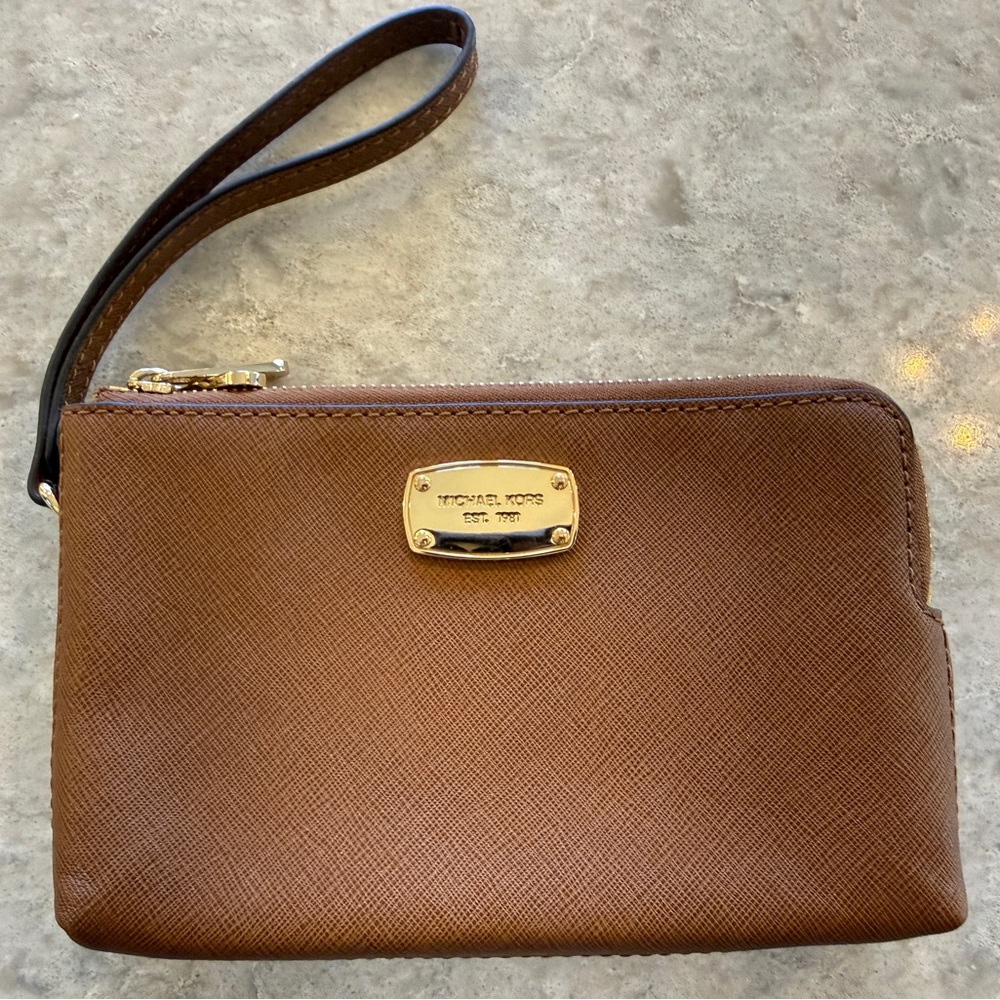 Like New Michael Kors Jet Set Double Zip/Gusset Wristlet, Dark Khaki/Dark Tan